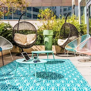 Ibis Styles Aeroport Arenas מלון